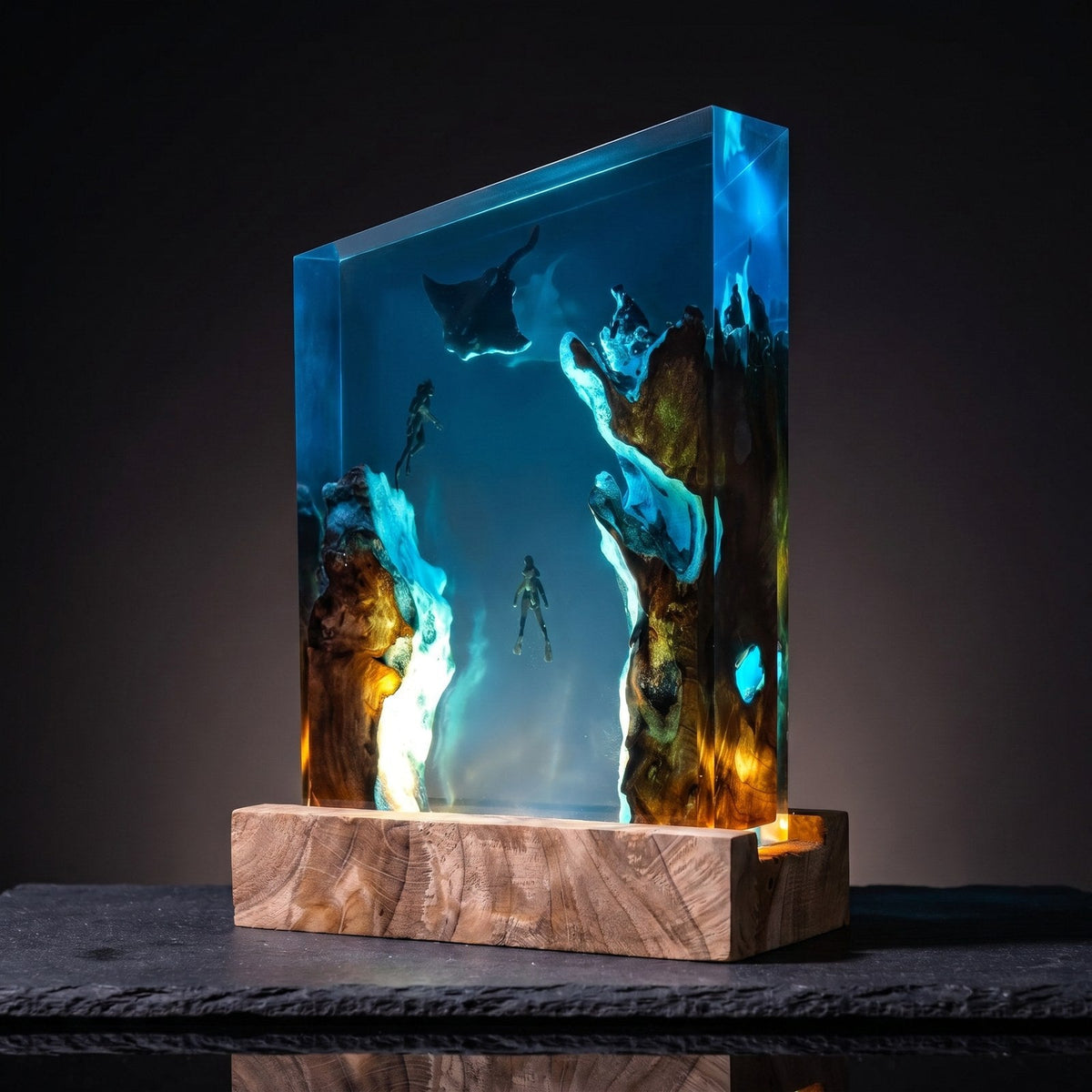 Manta ray ocean resin lamp