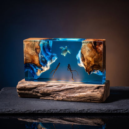Turtle and divers ocean resin lamp