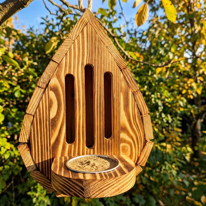 Close-up of the slots and the puddling dish